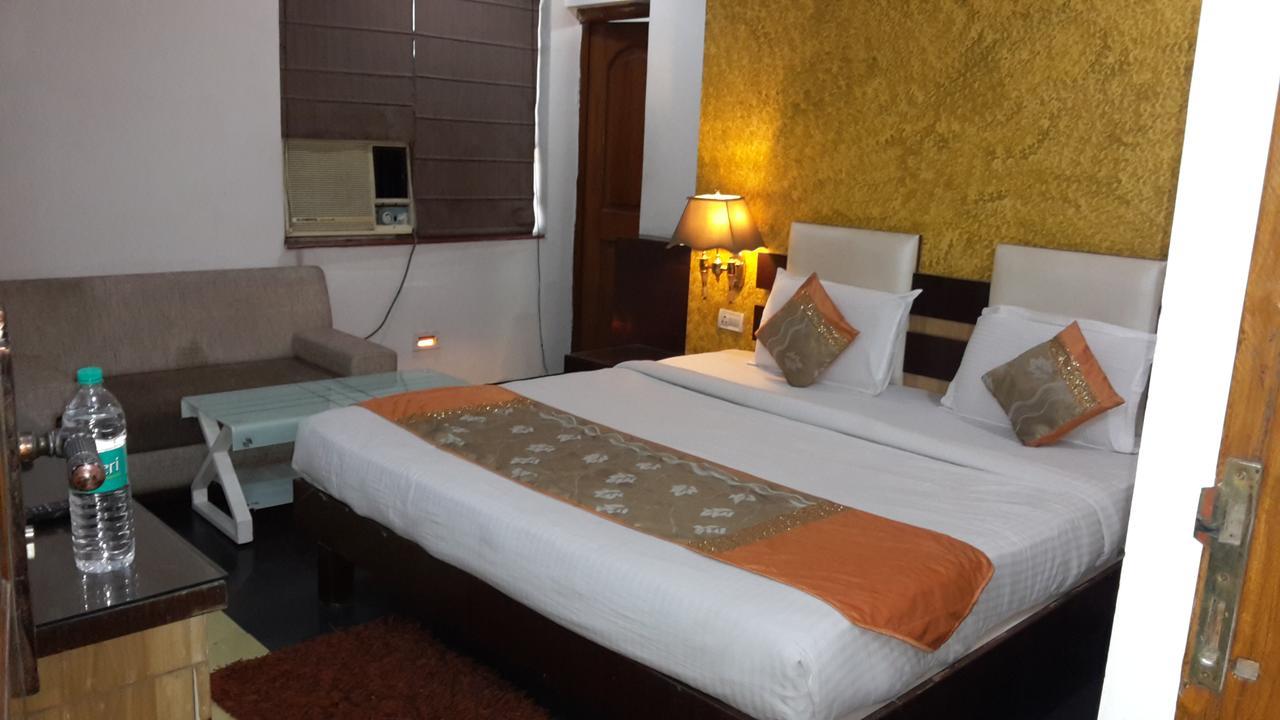 Hotel Rahul Deluxe Нагпур Экстерьер фото